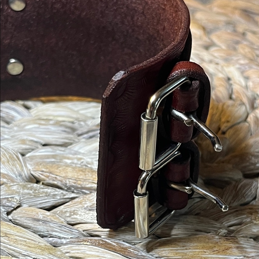 Brown‎ Embossed Leather Double Buckle Bracelet - Picture 5 of 7